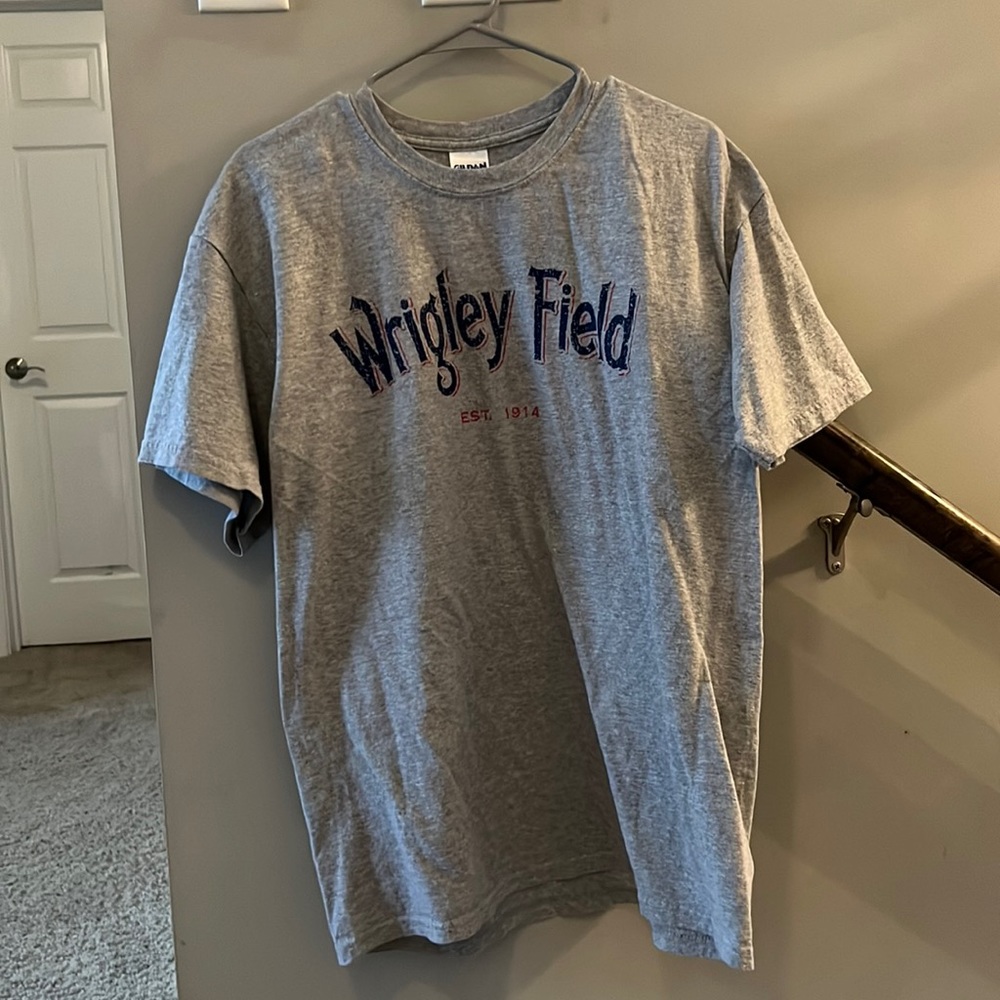 Mens vintage a wrigley field tee shirt